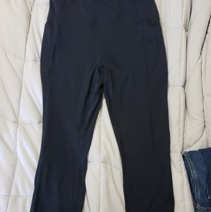 Black workout leggings - cropped